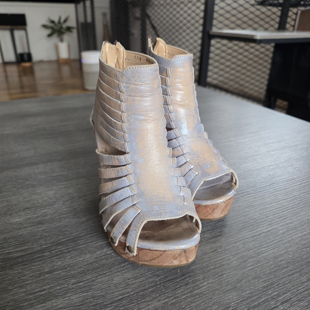 Bed Stu Light Tan And Silver Strappy Wedges - Picture 4 of 11